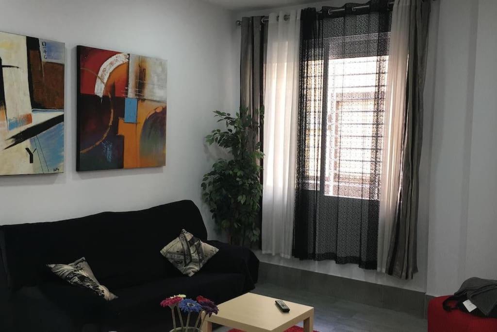 Apartament A, A 3 Minutos De La Estacion De Bus Y Tren *