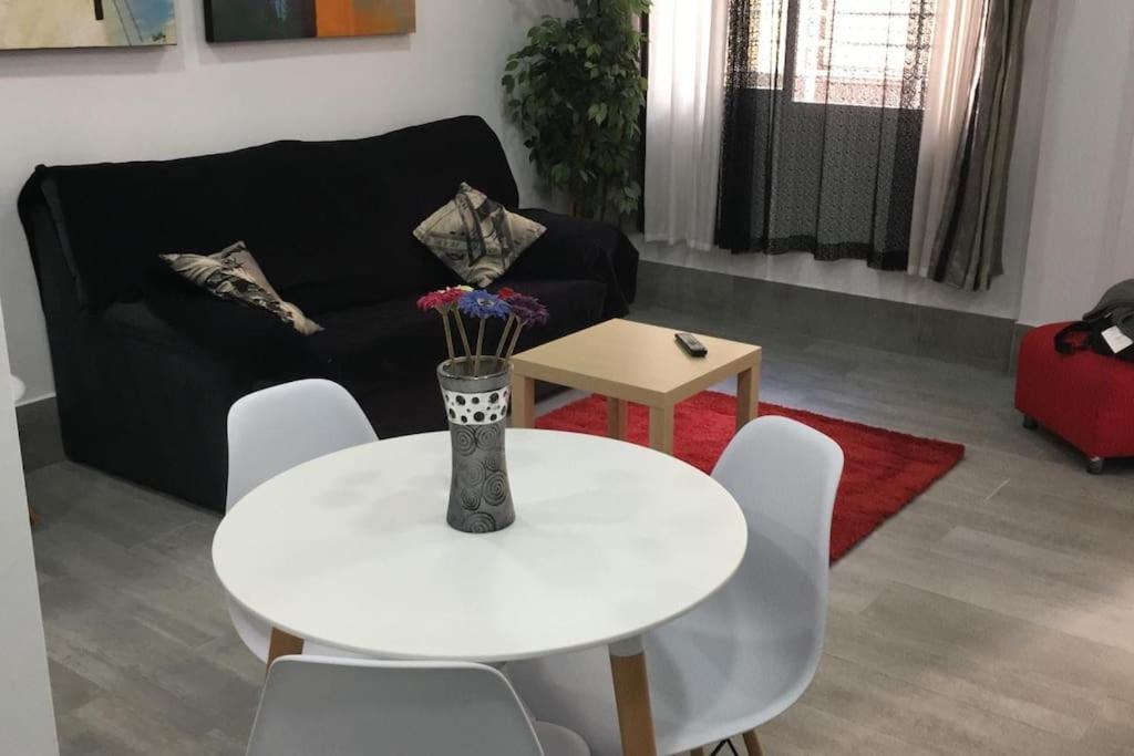 Apartament A, A 3 Minutos De La Estacion De Bus Y Tren Màlaga
